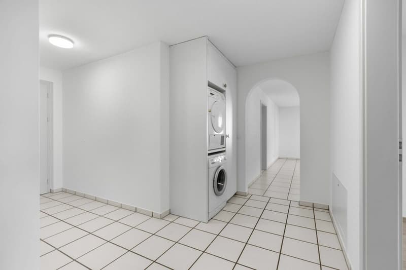 Attraktive 3.5-Zimmer-Wohnung mit sonnigem Balkon (6)