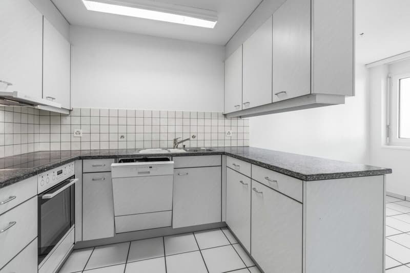 Attraktive 3.5-Zimmer-Wohnung mit sonnigem Balkon (3)