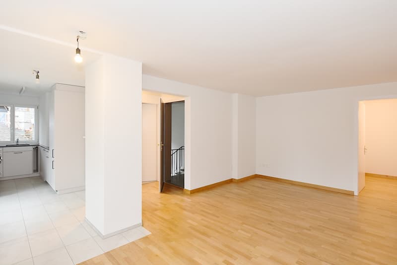 Küche mit Wohnmzimmer + Abstellraum