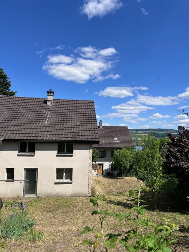 Renovation-requiring old property with building land reserve (8)