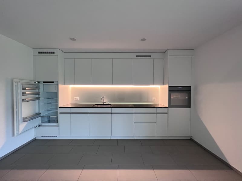 Moderne und helle Wohnung mit grosszügigem Balkon (2)