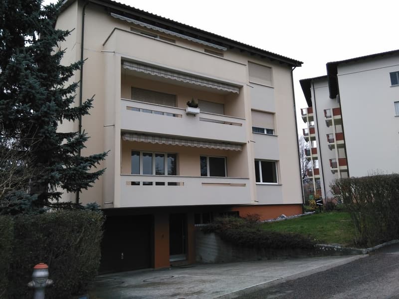 4-Zimmerwohnung im Hochparterre an ruhiger Lage - App. de 4 pièces au rez-de-chaussée surélevé (9)