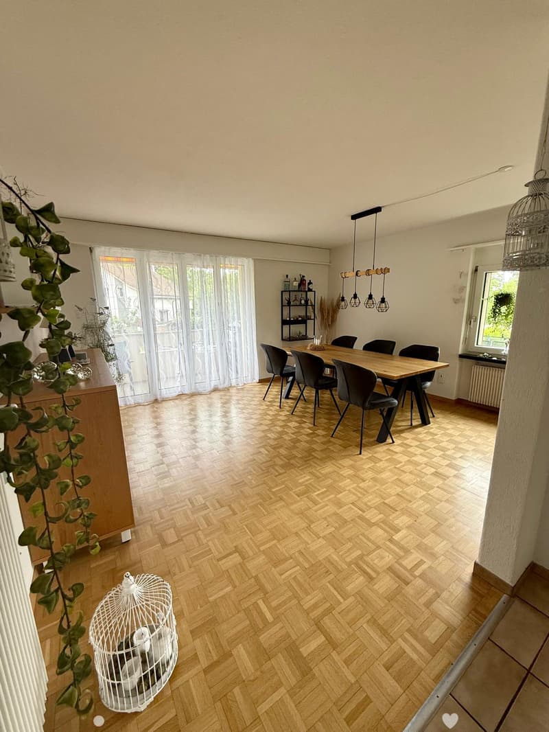 4-Zimmerwohnung im Hochparterre an ruhiger Lage - App. de 4 pièces au rez-de-chaussée surélevé (1)