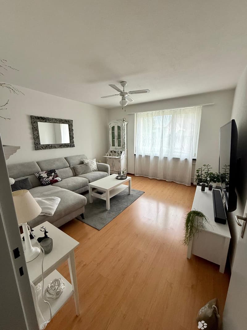 4-Zimmerwohnung im Hochparterre an ruhiger Lage - App. de 4 pièces au rez-de-chaussée surélevé (4)