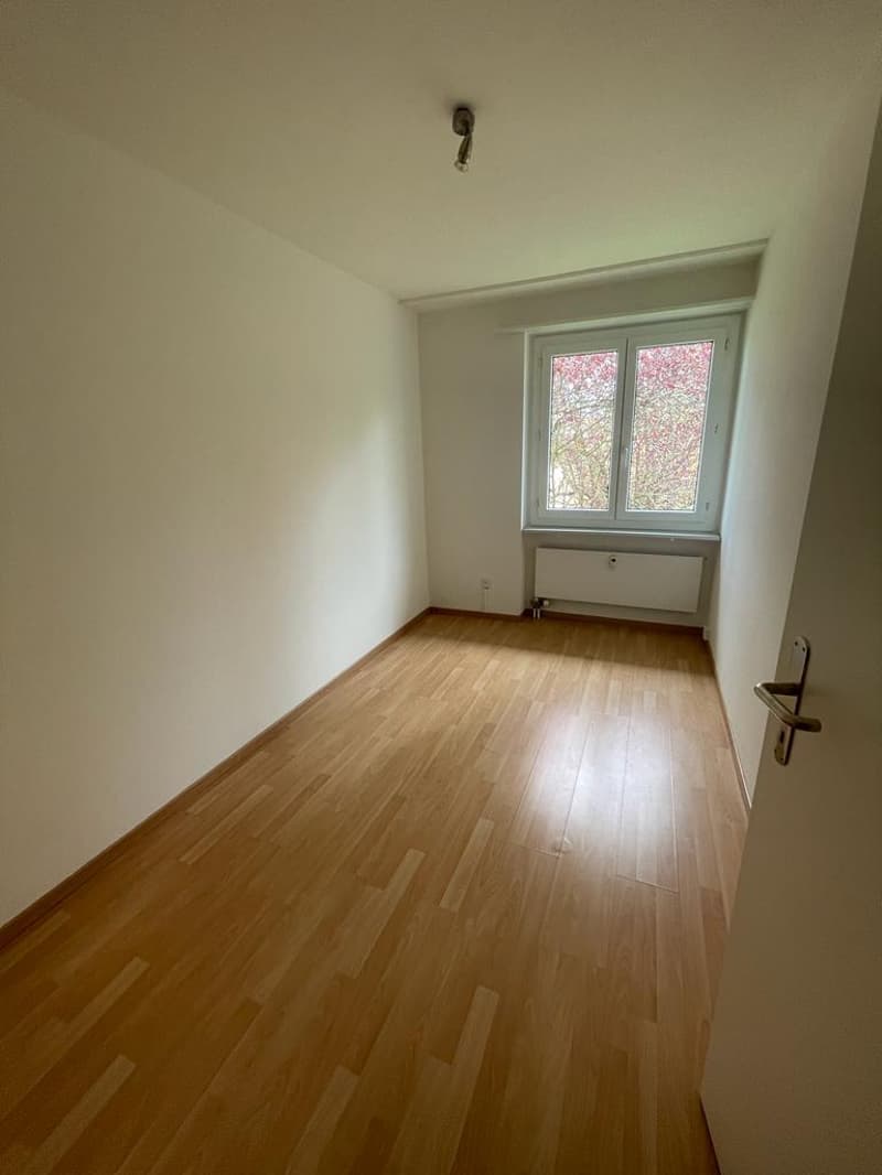 Grosszügige 5.5-Zimmerwohnung in Ipsach / Spacieux appartement de 5,5 pièces à Ipsach (9)