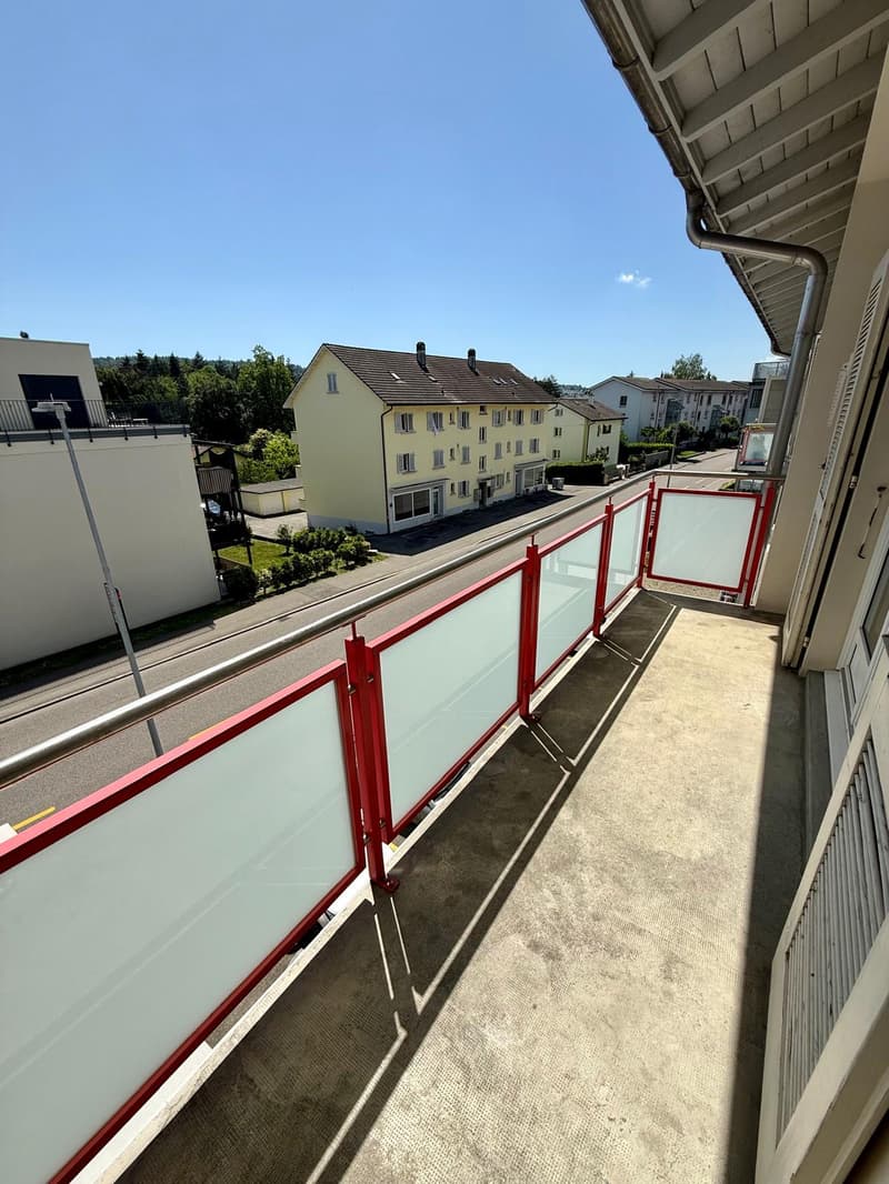 Moderne 3-Zimmerwohnung in Brügg / Appartement moderne de 3 pièces à Brügg (7)