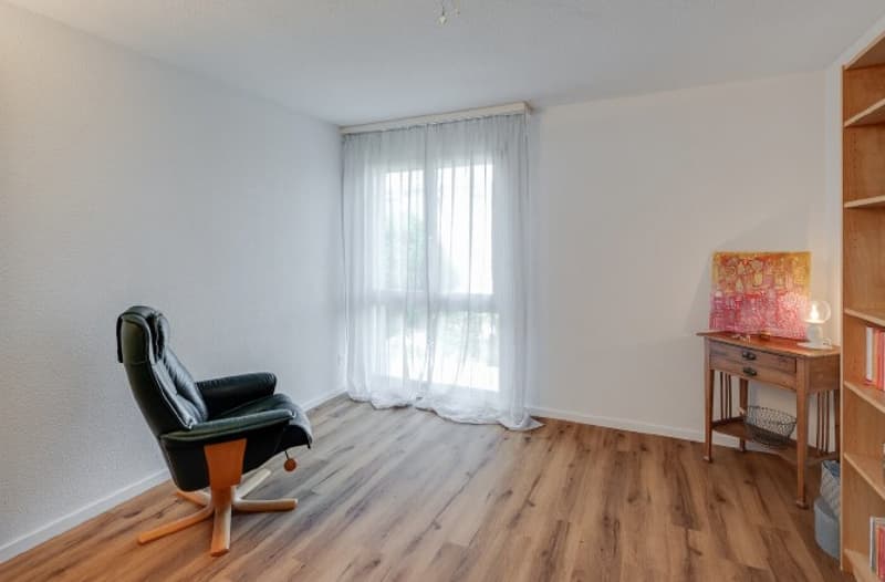 4.5-Zimmerwohnung an ruhiger Lage in Sutz (4)