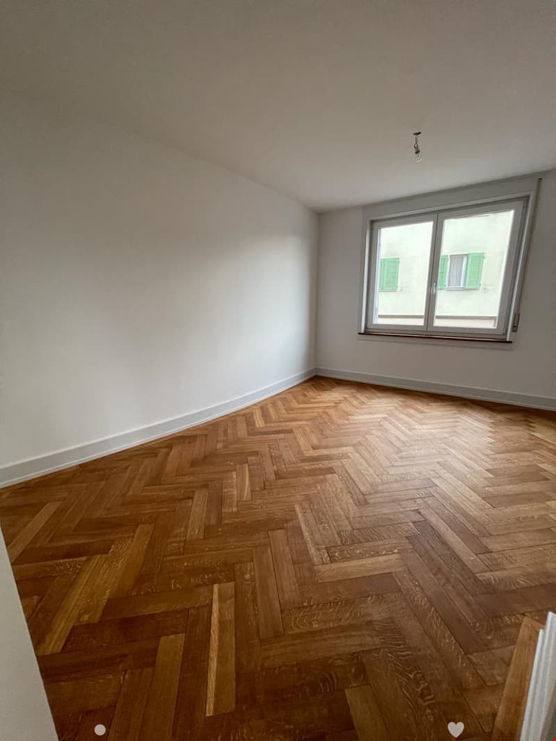 3.5-Zimmerwohnung mit grosser Terrasse und Balkon / Appartement de 3.5 pièces (3)
