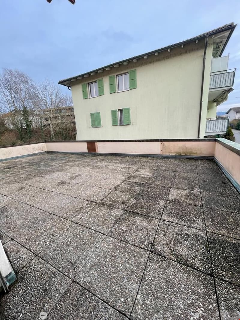 3.5-Zimmerwohnung mit grosser Terrasse und Balkon / Appartement de 3.5 pièces (7)
