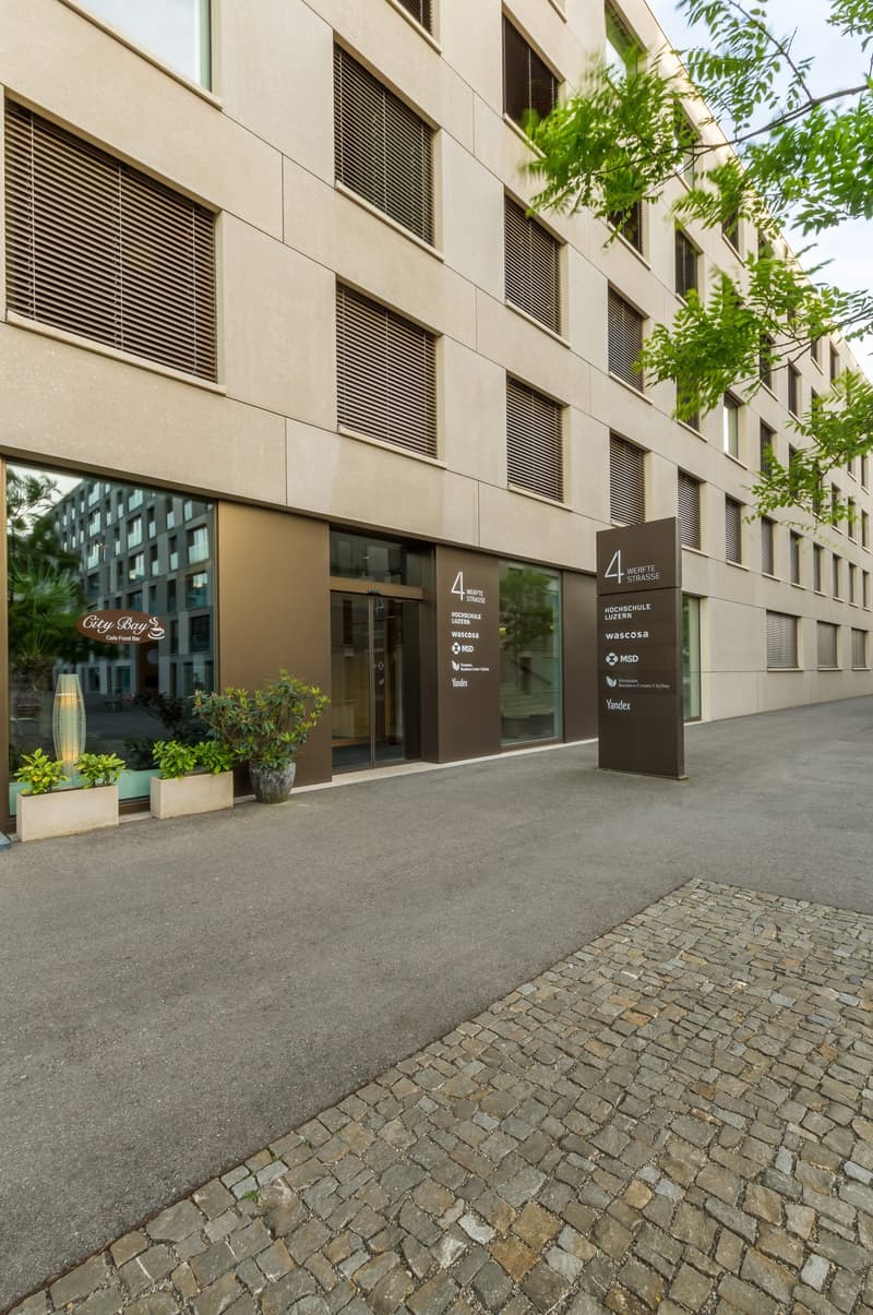 Modern and bright office (including cleaning, electricity & ancillary costs) for rent in top location (3)