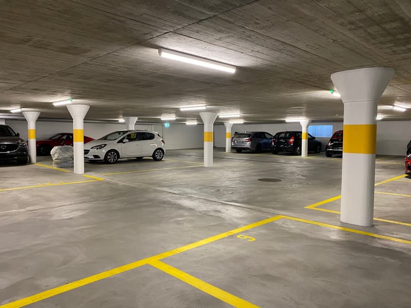 Place de parking près de la gare (4)