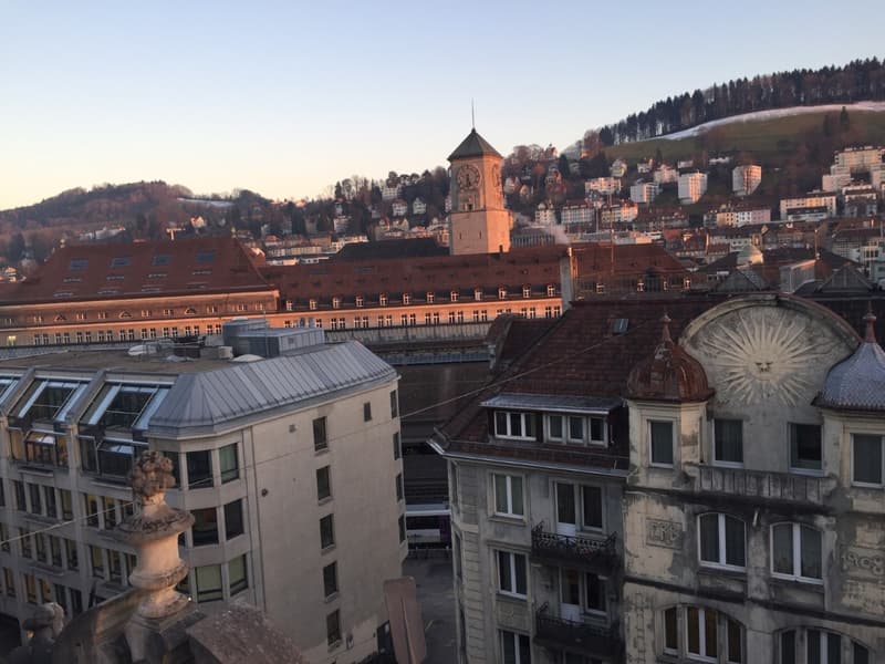 Delizioso appartamento di 1,5 locali in mansarda in un edificio storico in posizione centrale a St. Gallen (6)