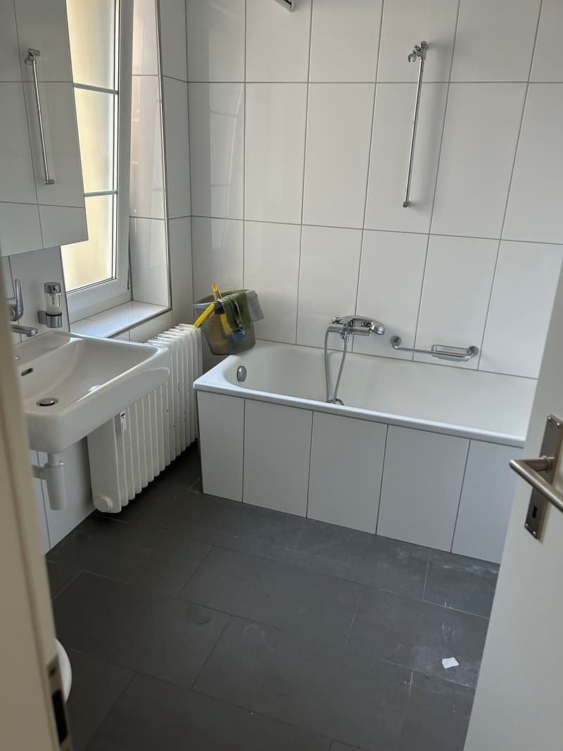 Charmant appartement 3.5 pièces dans un immeuble ancien sur Bahnhofstrasse à Herisau (8)
