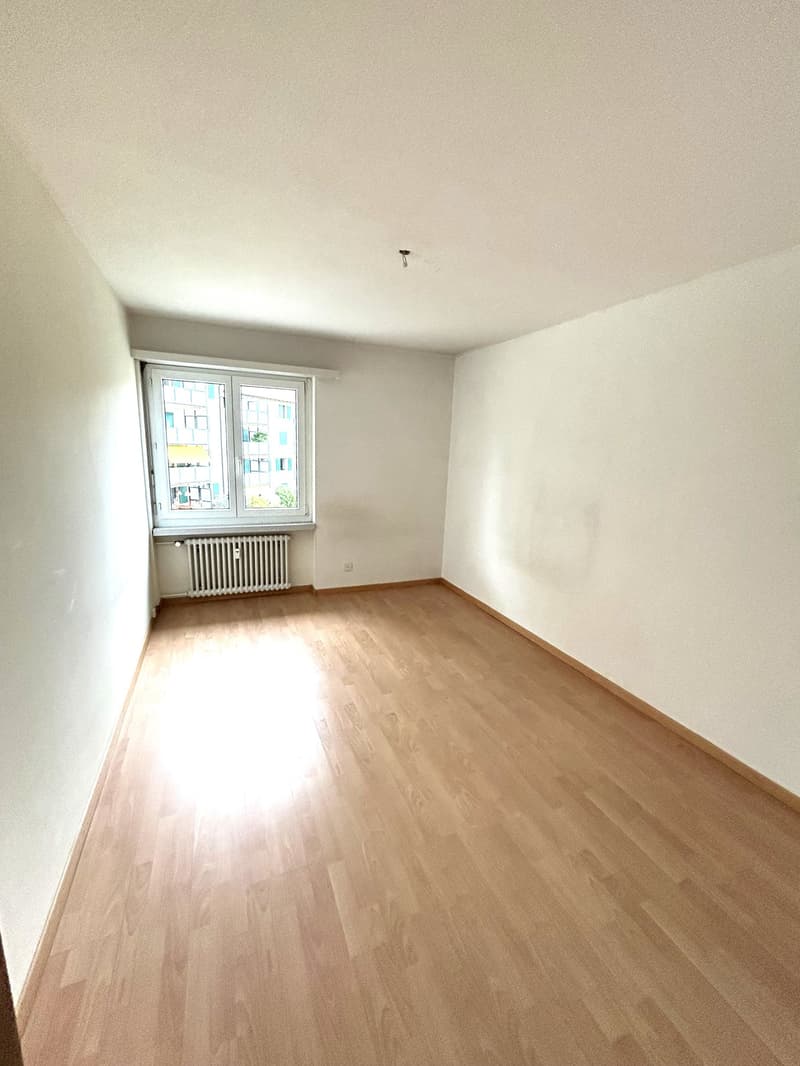 Appartement lumineux 3.5 pièces avec balcon et belle vue à St. Gallen (5)