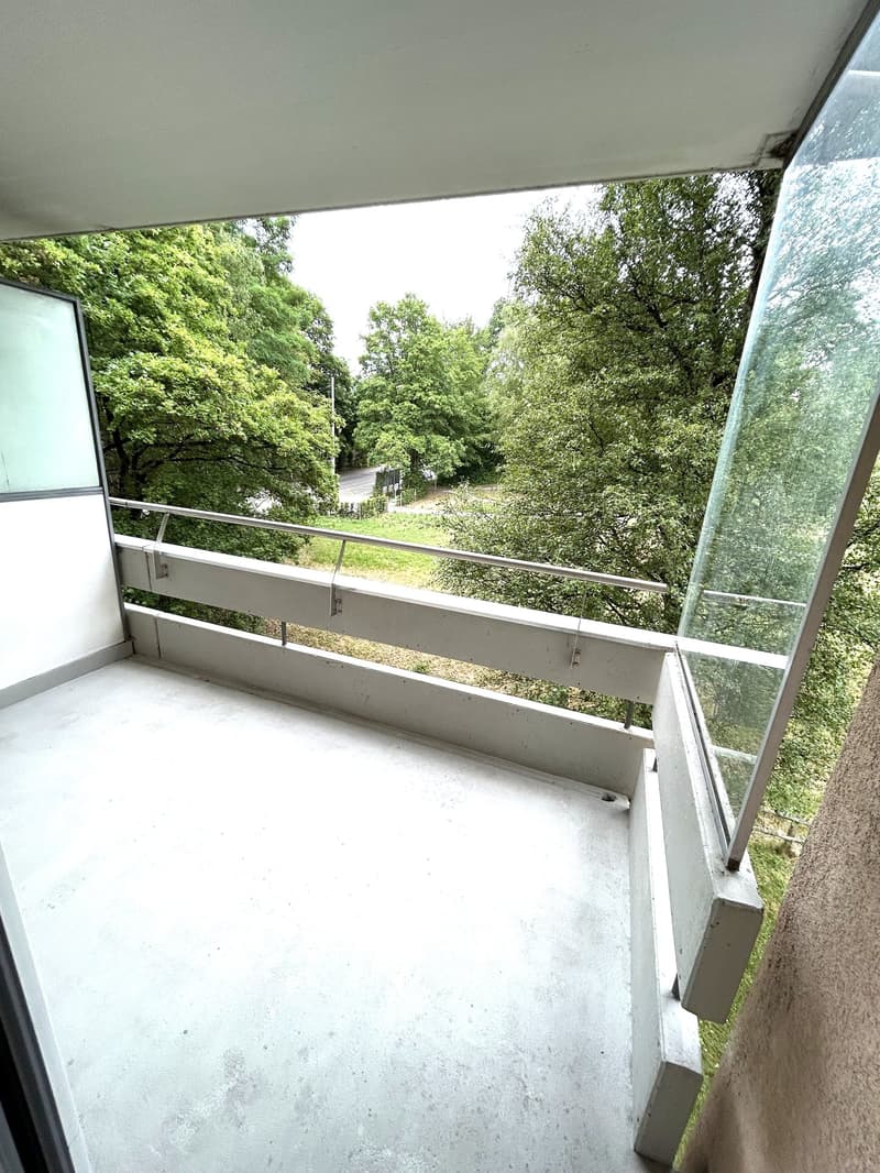 Appartement lumineux 3.5 pièces avec balcon et belle vue à St. Gallen (13)