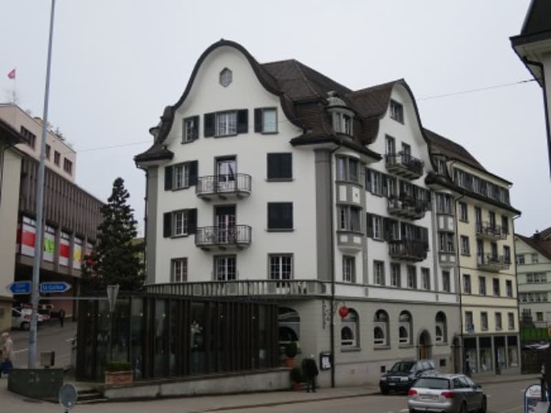 Charmant appartement 2.5 pièces avec balcon dans un immeuble ancien – Herisau (1)