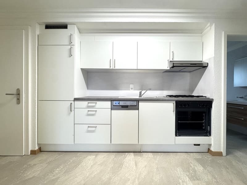 Charmante 2.5-Zimmer-Dachwohnung mit Balkon in St. Gallen (4)
