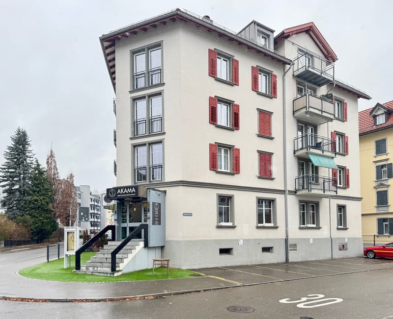 Charmante 2.5-Zimmer-Dachwohnung mit Balkon in St. Gallen (2)