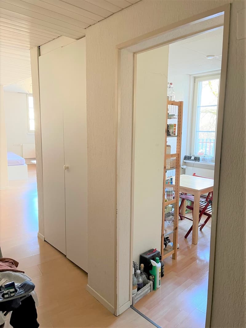 Charmante 1.5-Zimmer-Altbauwohnung mit Balkon in St. Gallen (2)