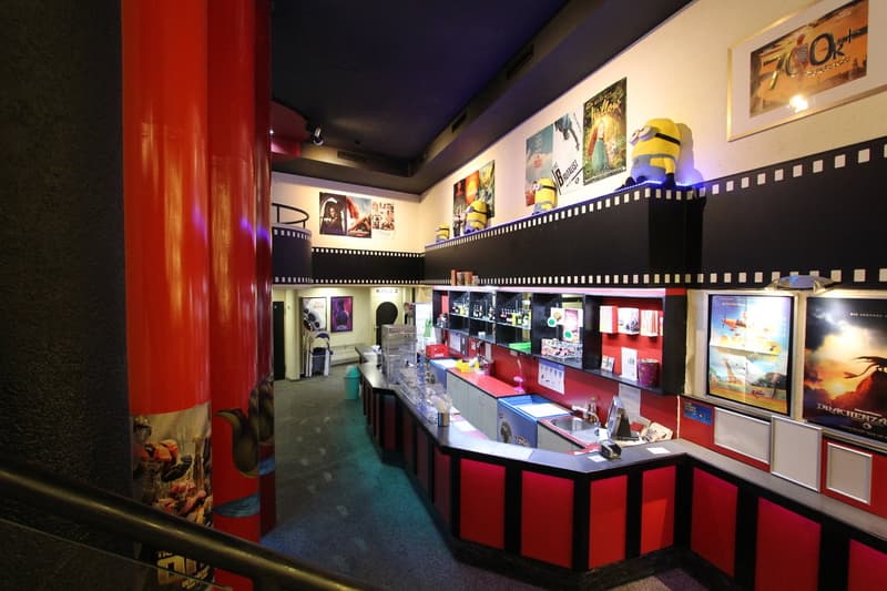 Ancien joyau de cinéma avec 772 m² plein de possibilités au centre de Coire (2)