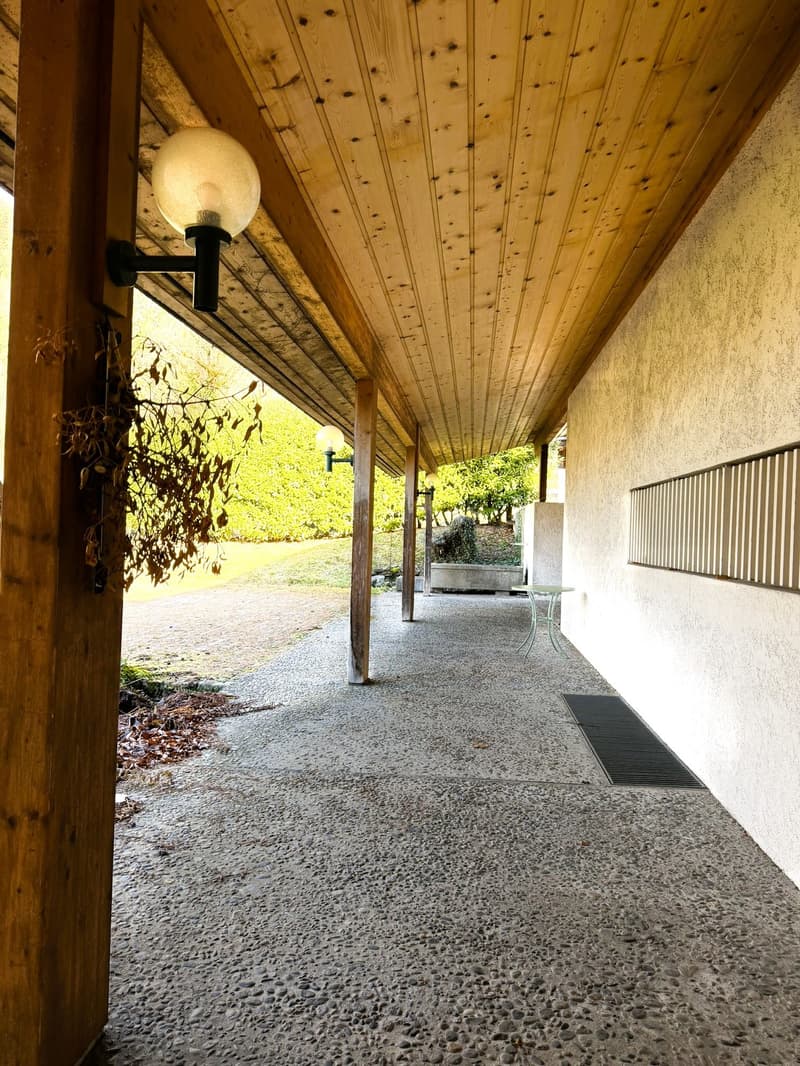 Diskretes Anwesen mit beeindruckender Bergsicht (12)