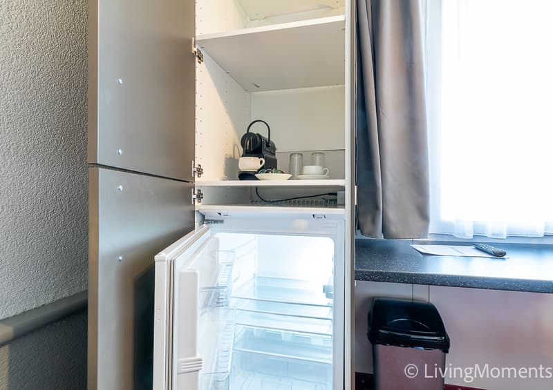 Parkhotel-N206-minibar-open.jpg