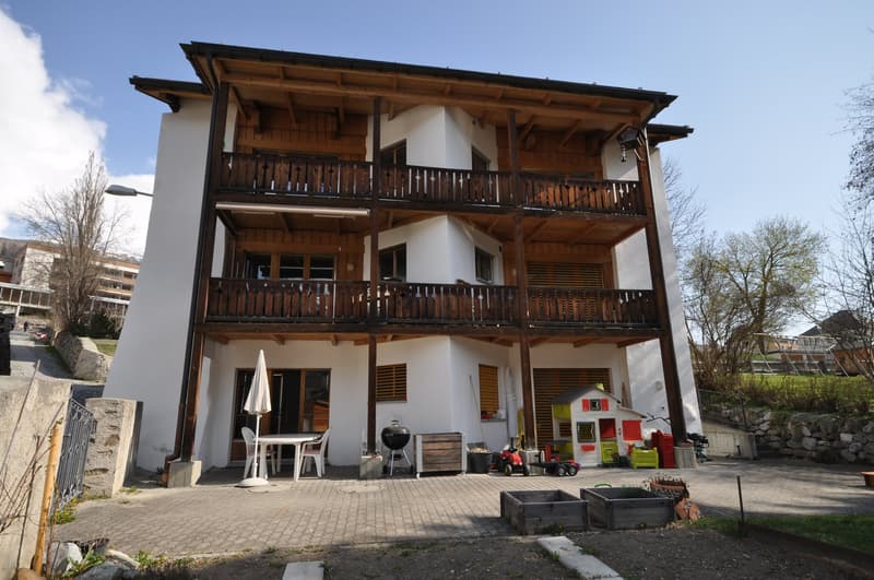 Spacious 6.5-room maisonette apartment with mountain views in Scuol (5)