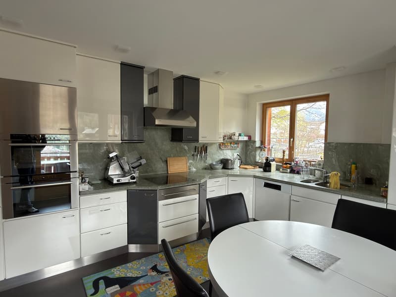 Spacious 6.5-room maisonette apartment with mountain views in Scuol (6)