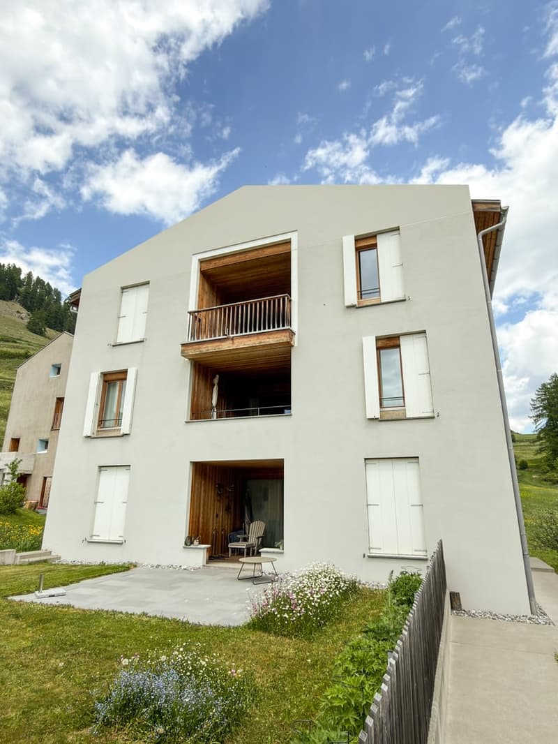 Charming 4.5-room apartment with mountain panorama in Ardez (1)