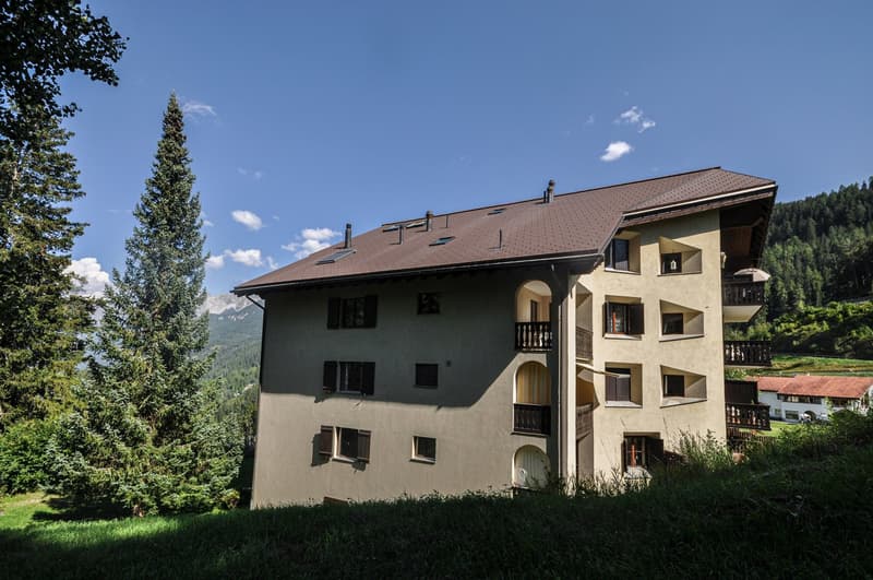 Charmante 2-Zimmer-Wohnung mit Bergpanorama in Scuol (1)