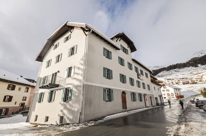 Charming 4.5-room first-time apartment with mountain views in the heart of Ftan (1)