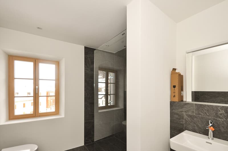 grosses Badezimmer