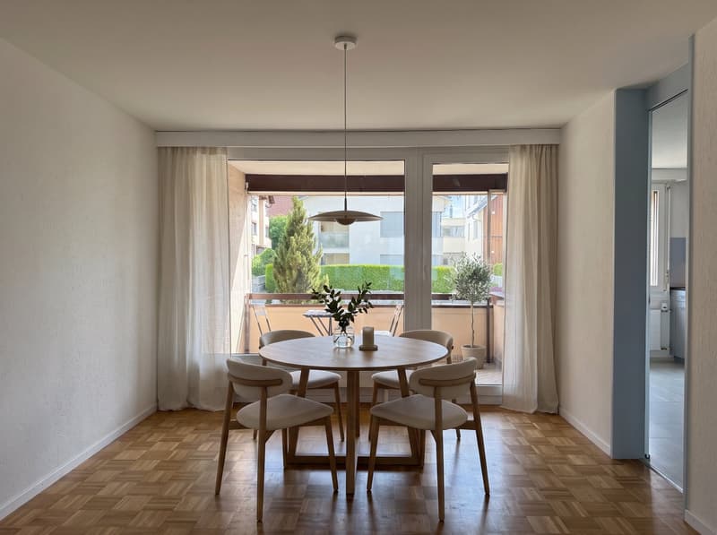 Frisch renovierte 3.5 Zimmer-Wohnung an ruhiger Lage, mit Aussicht, im steuergünstigen Feusisberg (4)