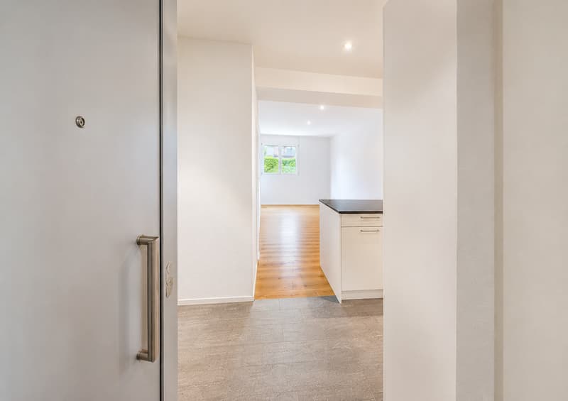 Modern 2.5-room apartment on the ground floor in Grüningen – Available immediately! (4)