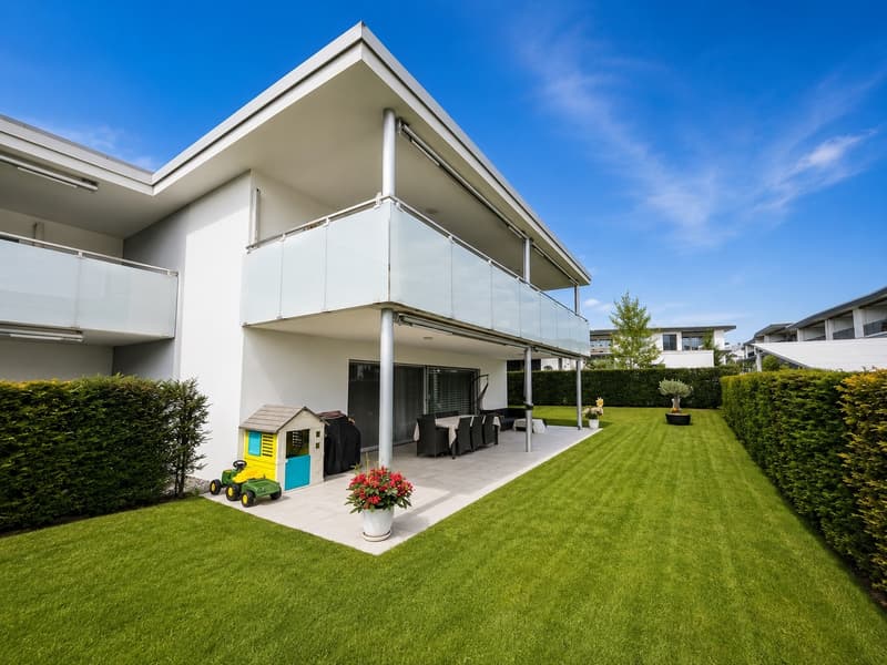Appartamento di giardino attraente di 4,5 locali con 2 posti auto sotterranei in vendita a Lieli (Oberwil-Lieli) (2)