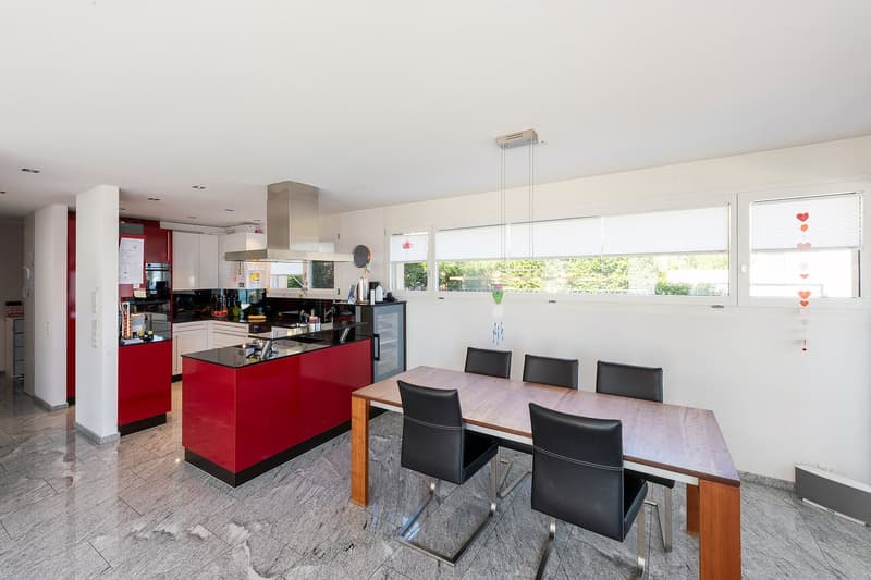 Exklusives 5.5-Zimmer-Terrassenhaus mit traumhafter Seesicht (3)