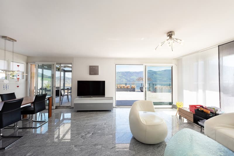 Exklusives 5.5-Zimmer-Terrassenhaus mit traumhafter Seesicht (2)