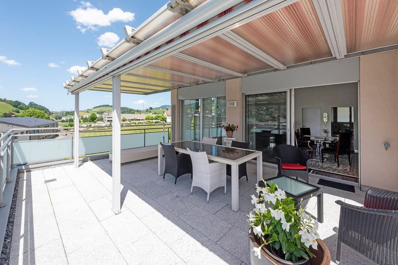 Exklusive 4.5‑Zimmer-Attikawohnung mit traumhafter Panorama-Aussicht (7)