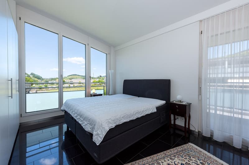 Exklusive 4.5‑Zimmer-Attikawohnung mit traumhafter Panorama-Aussicht (8)