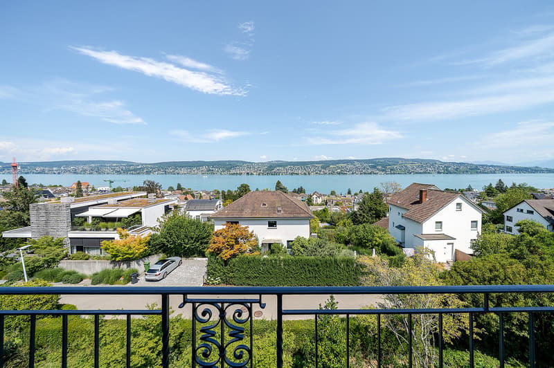 7‑Zi-Doppeleinfamilienhaus mit traumhafter Seesicht am Zürichsee (1)