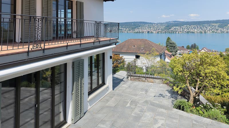 300 m² Doppeleinfamilienhaus mit traumhafter Seesicht (10)