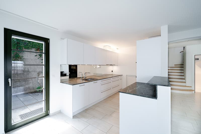 300 m² Doppeleinfamilienhaus mit traumhafter Seesicht (5)