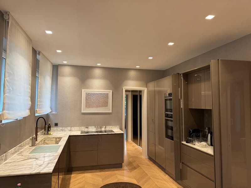 Duplex di lusso con vista lago nel cuore di Lugano – disponibile immediatamente (8)