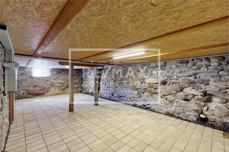 Historically restored and preserved half-timbered house, 5.5-room single-family home, with stable, in Meien UR (10)