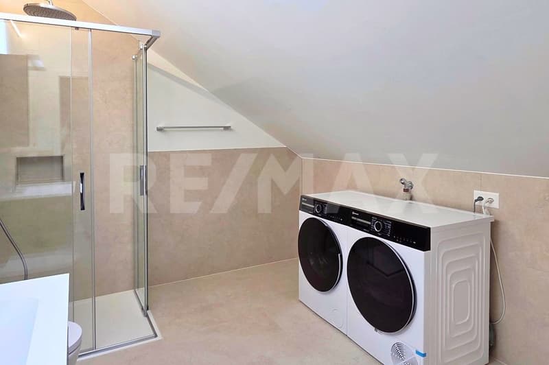 Loft - Appartamento in mansarda in posizione centrale ad Altdorf UR, prima locazione (13)