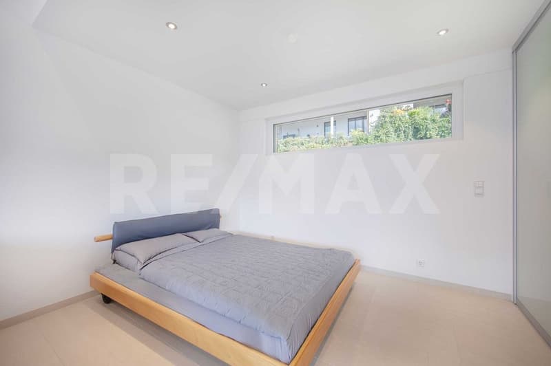 Modern nearly new residential studio with unparalleled lake and mountain views, 6442 Gersau SZ (9)