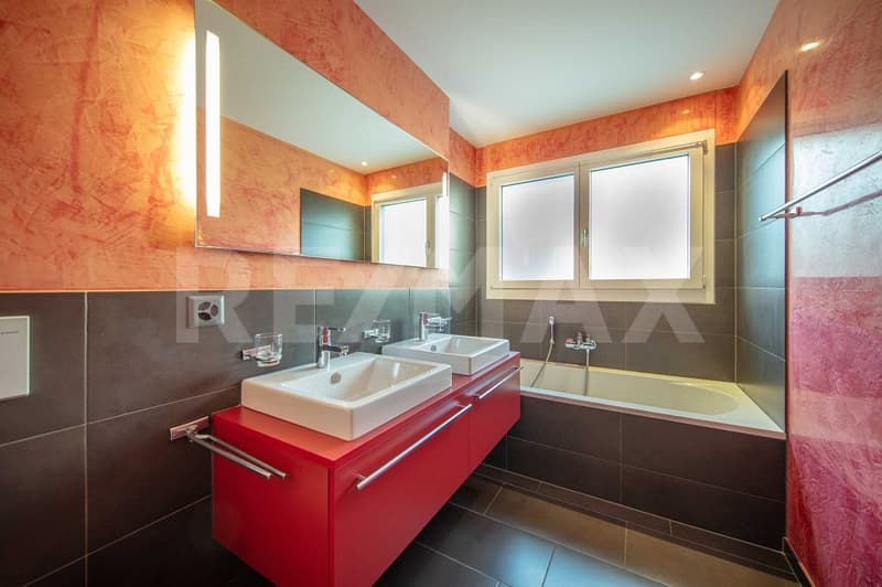 Elegante, helle 3.5-Zi.-Wohnung mit grosser Terrasse und Bergpanoramasicht, 6353 Weggis LU (4)