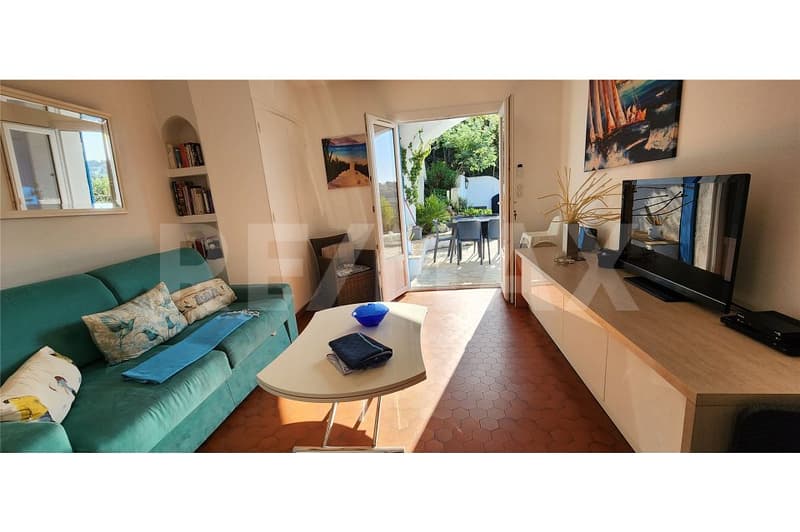 Attraktive, renovierte 8-Zimmer-Villa mit Meerblick und Pool in Les Issambres Côte d'Azur (11)