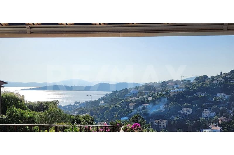 Attraktive, renovierte 8-Zimmer-Villa mit Meerblick und Pool in Les Issambres Côte d'Azur (9)