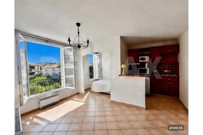 Einmalige Gelegenheit - Grosses Studio mit Garagenplatz im Zentrum von Saint-Tropez (3)